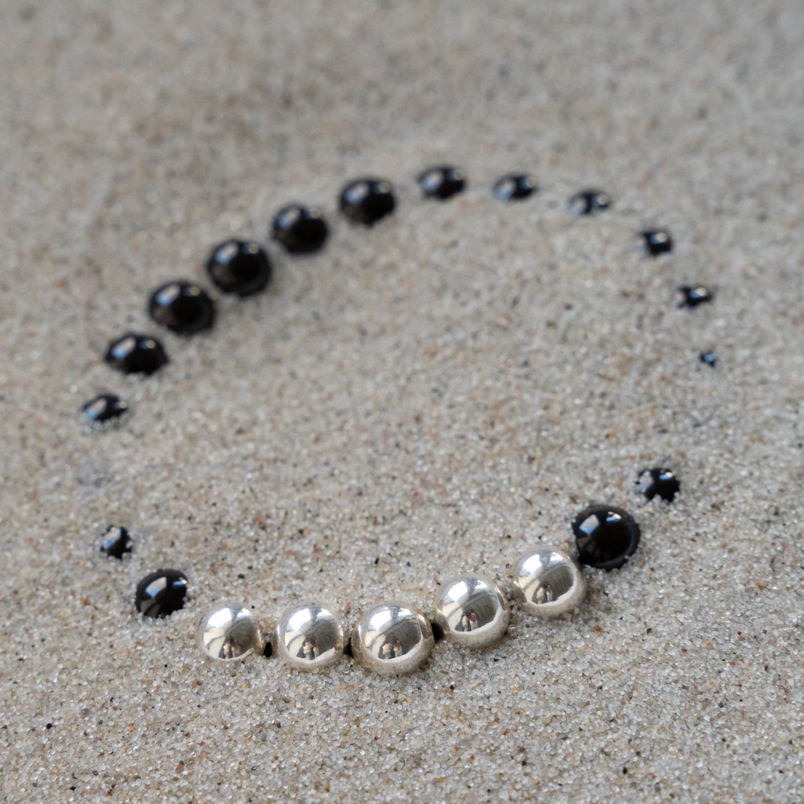 Bead Bracelet Garnet with Circle Silver