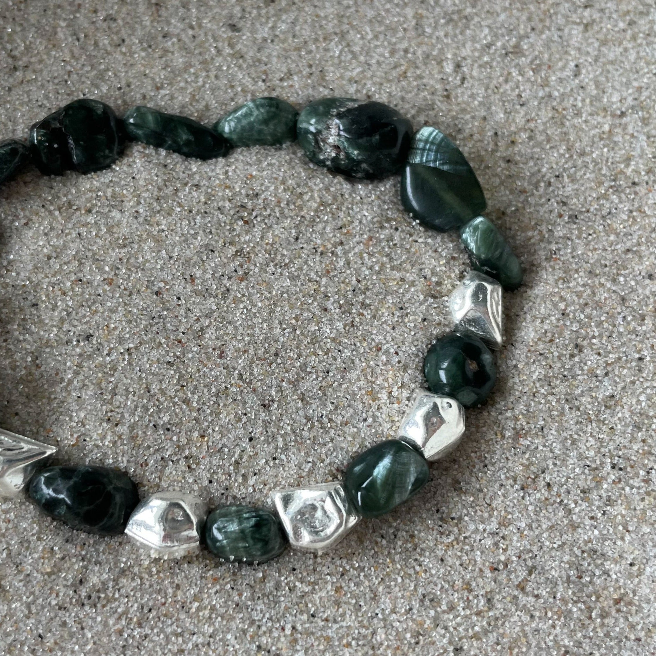 Bead Bracelet Irregular Seraphinite with Irregular Silver