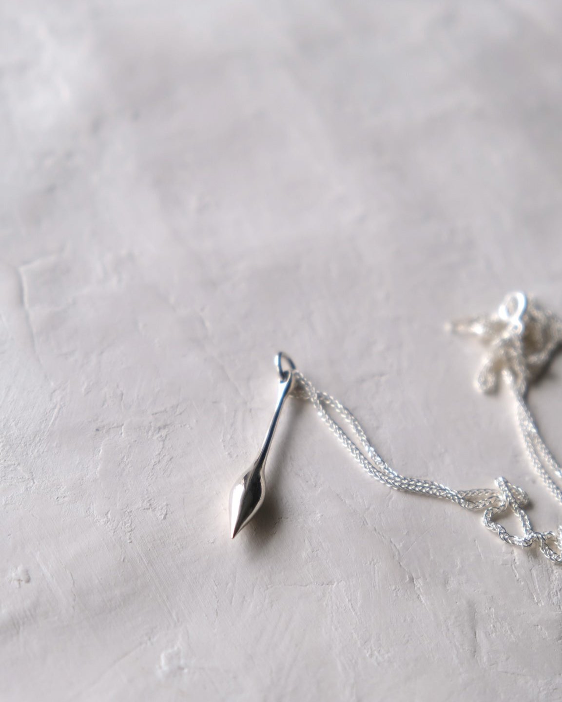 Small Pendulum Necklace
