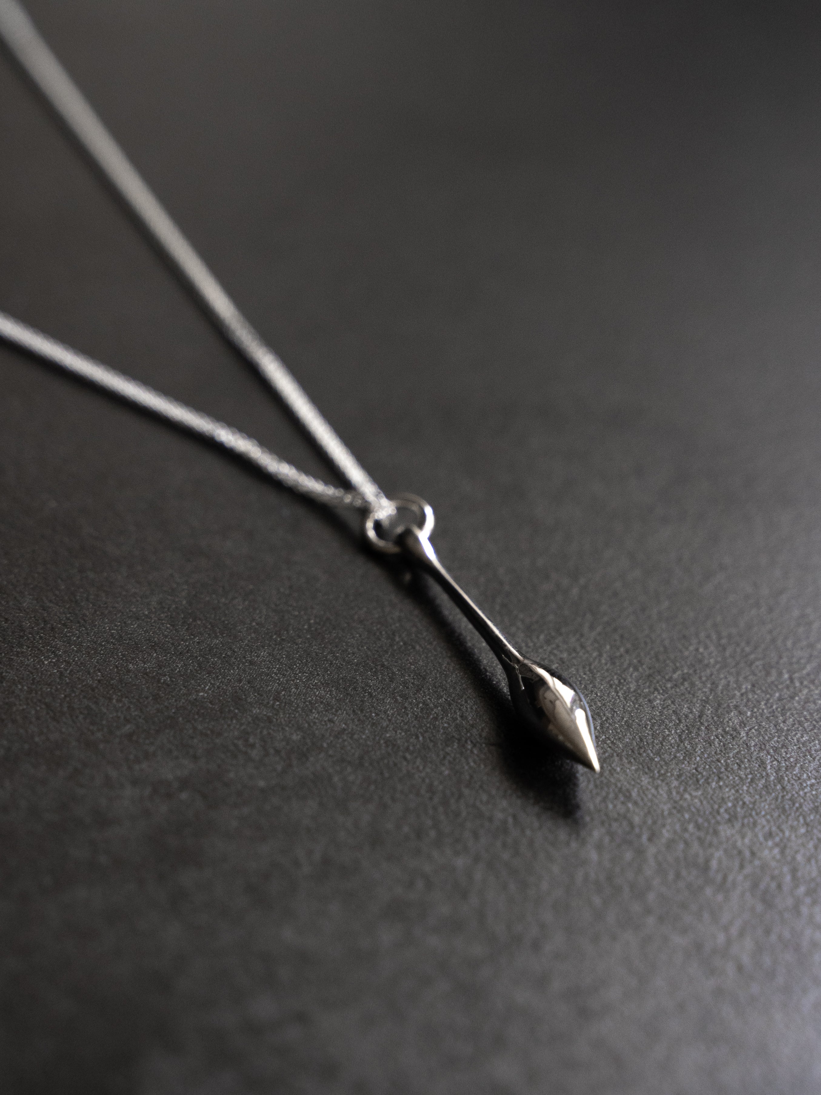 Small Pendulum Necklace